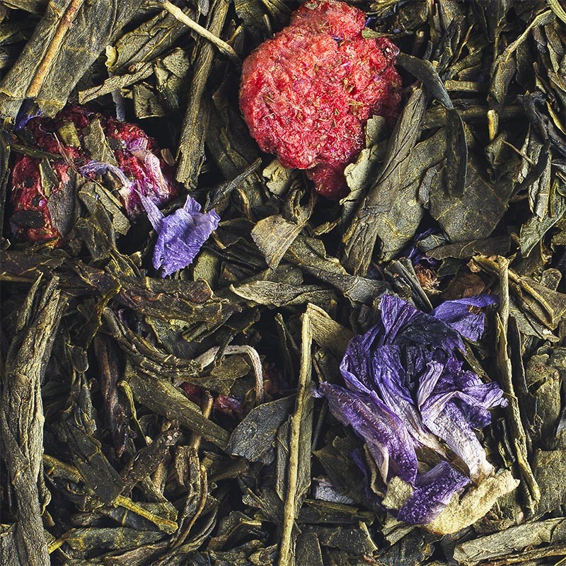 Fruity raspberry and violet green tea.