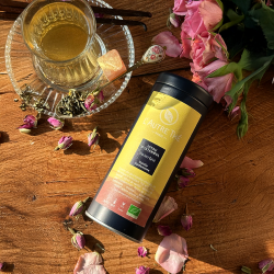 Joyau d'Istanbul: Organic green tea with rose, vanilla and cardamom